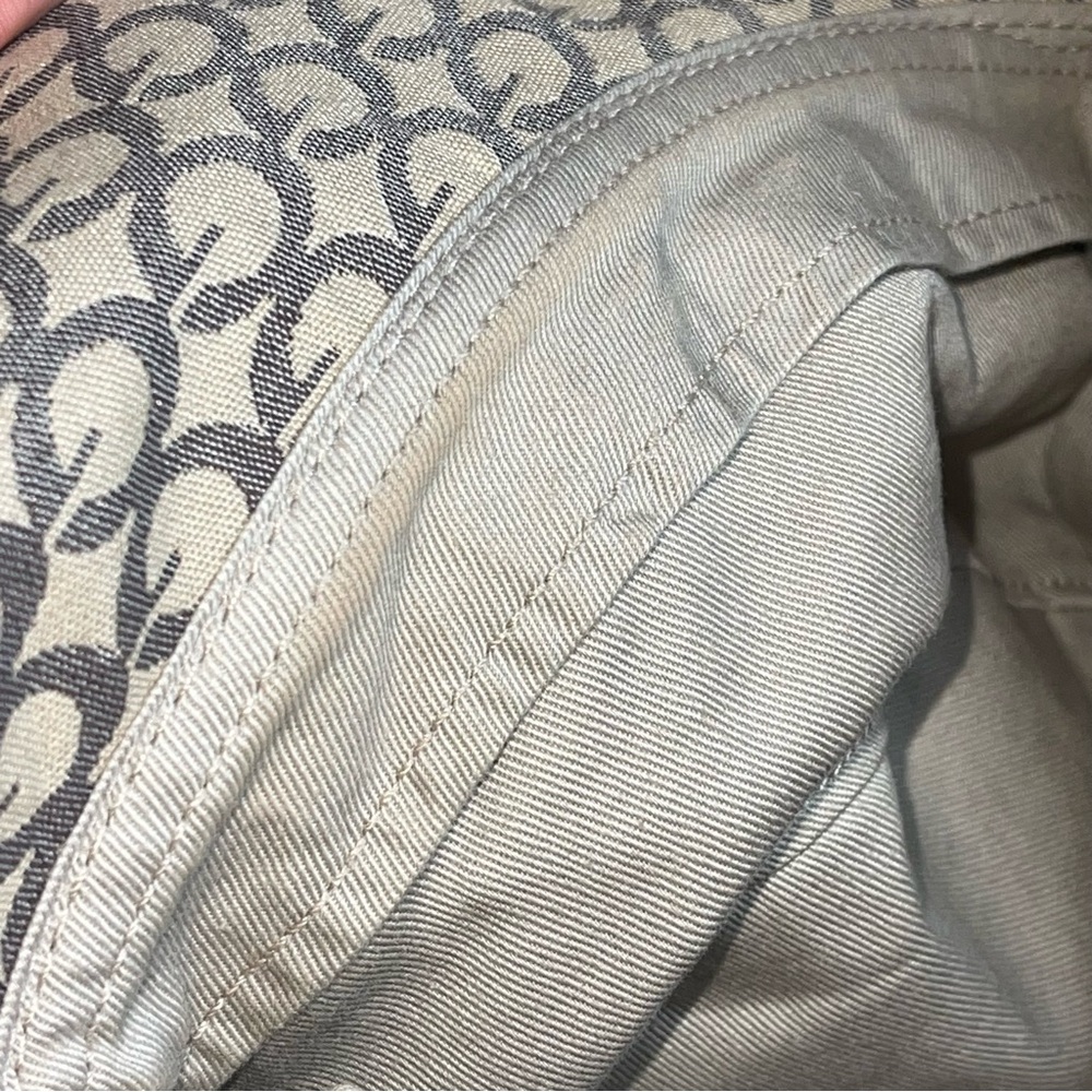 Guess Monogrammed Bucket Hat - Picture 5 of 7